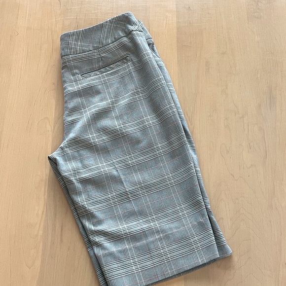 BETTE COURT BERMUDA SHORTS - Picture 2 of 3